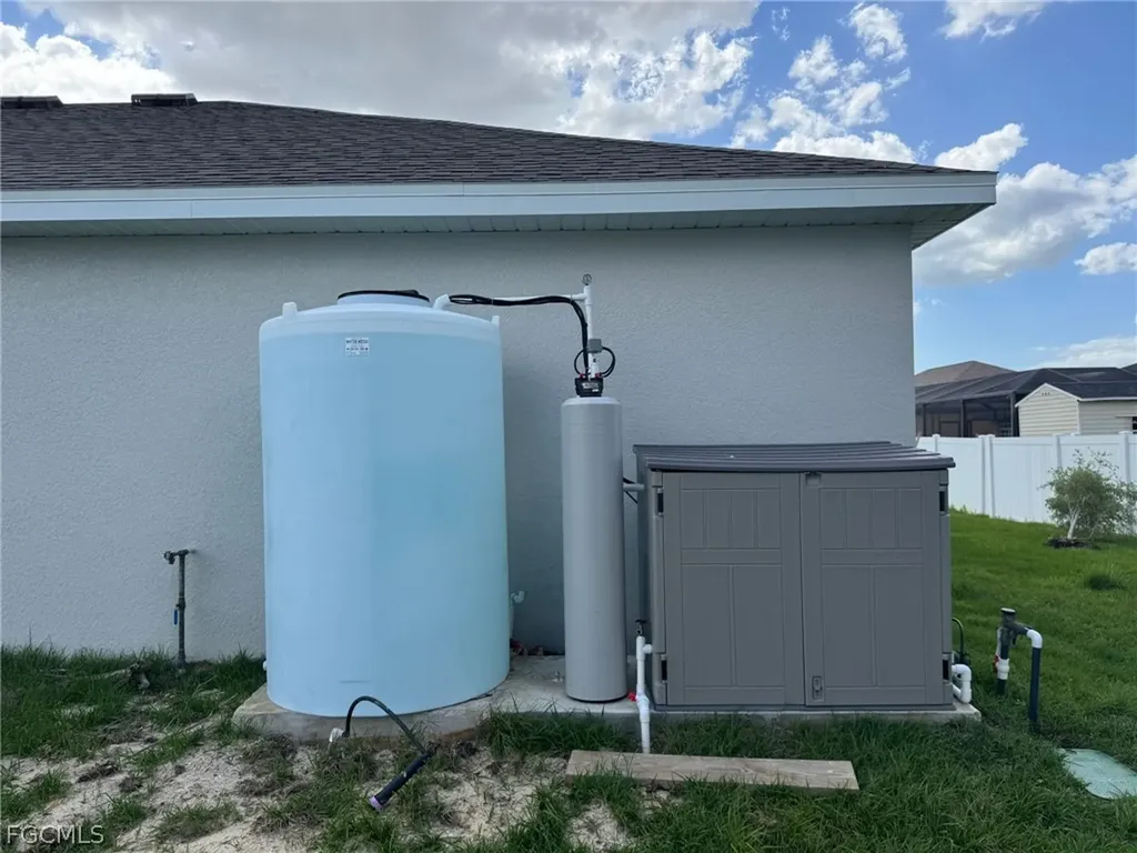 1621 NW 9th Terrace Cape Coral FL 33993