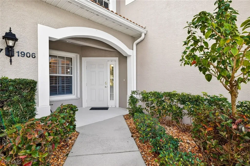 10119 Colonial Country Club Boulevard Fort Myers FL 33913