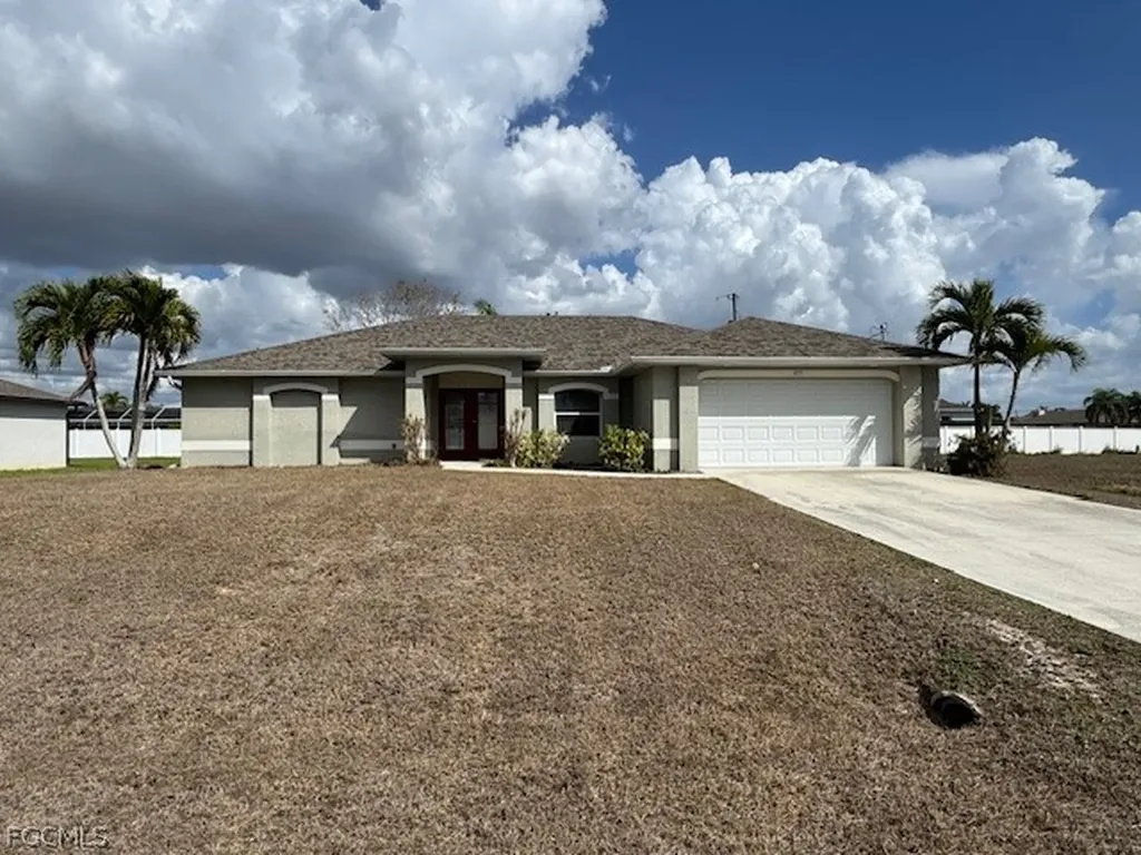 2733 SW 11th Place Cape Coral FL 33914
