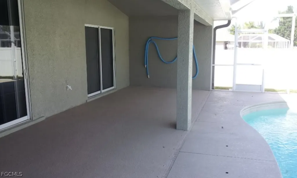 2733 SW 11th Place Cape Coral FL 33914