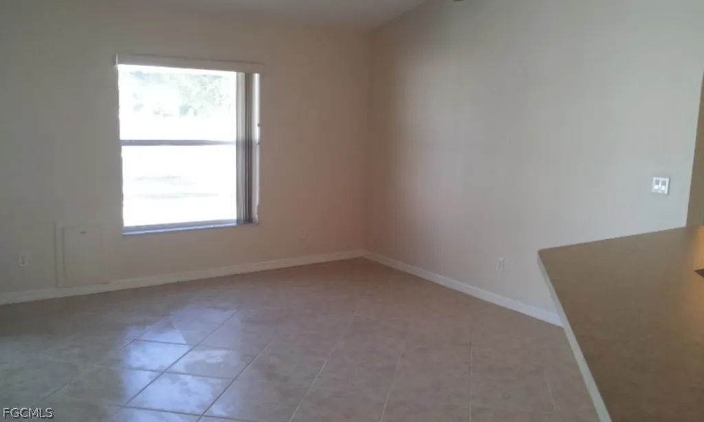 2733 SW 11th Place Cape Coral FL 33914
