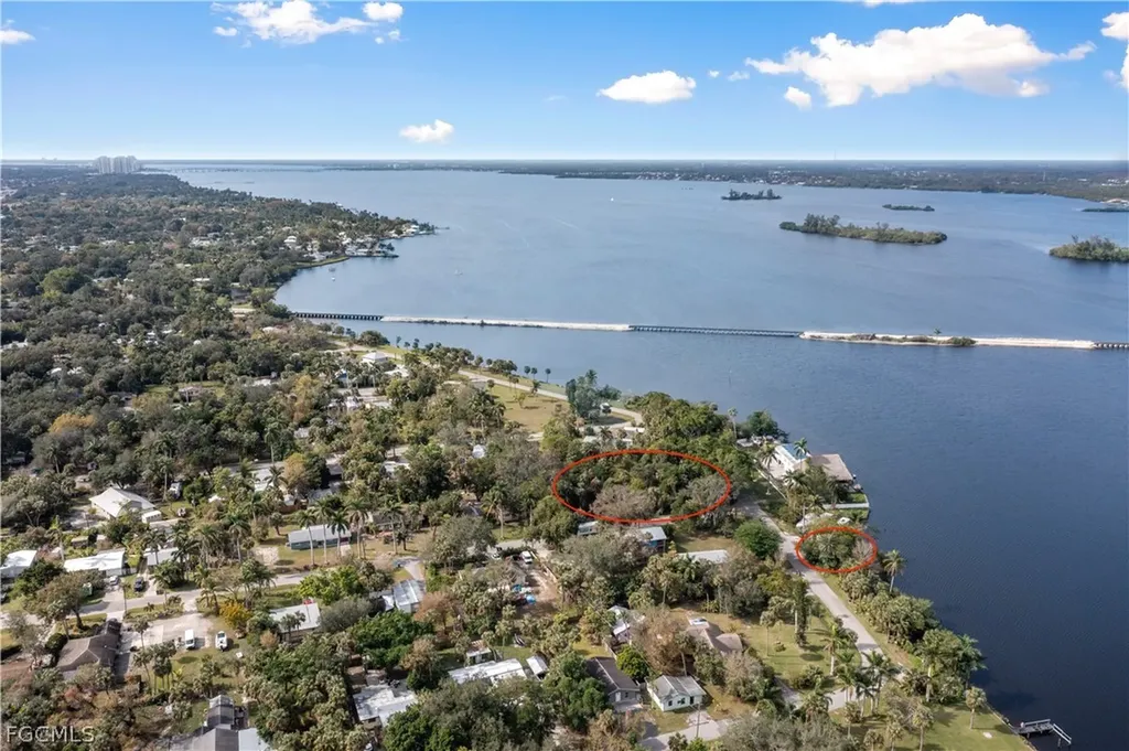 4836/4839 E Riverside Drive Fort Myers FL 33905