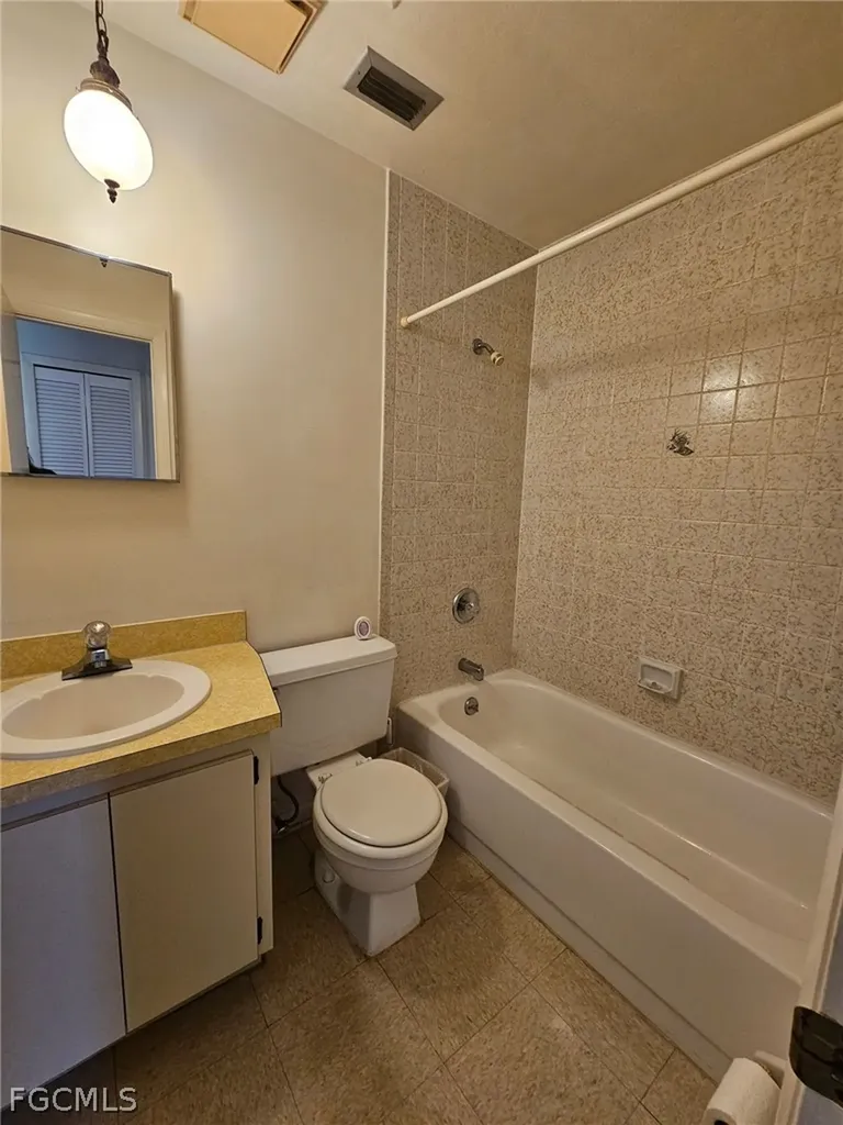 120 SW Trafalgar Parkway Cape Coral FL 33991