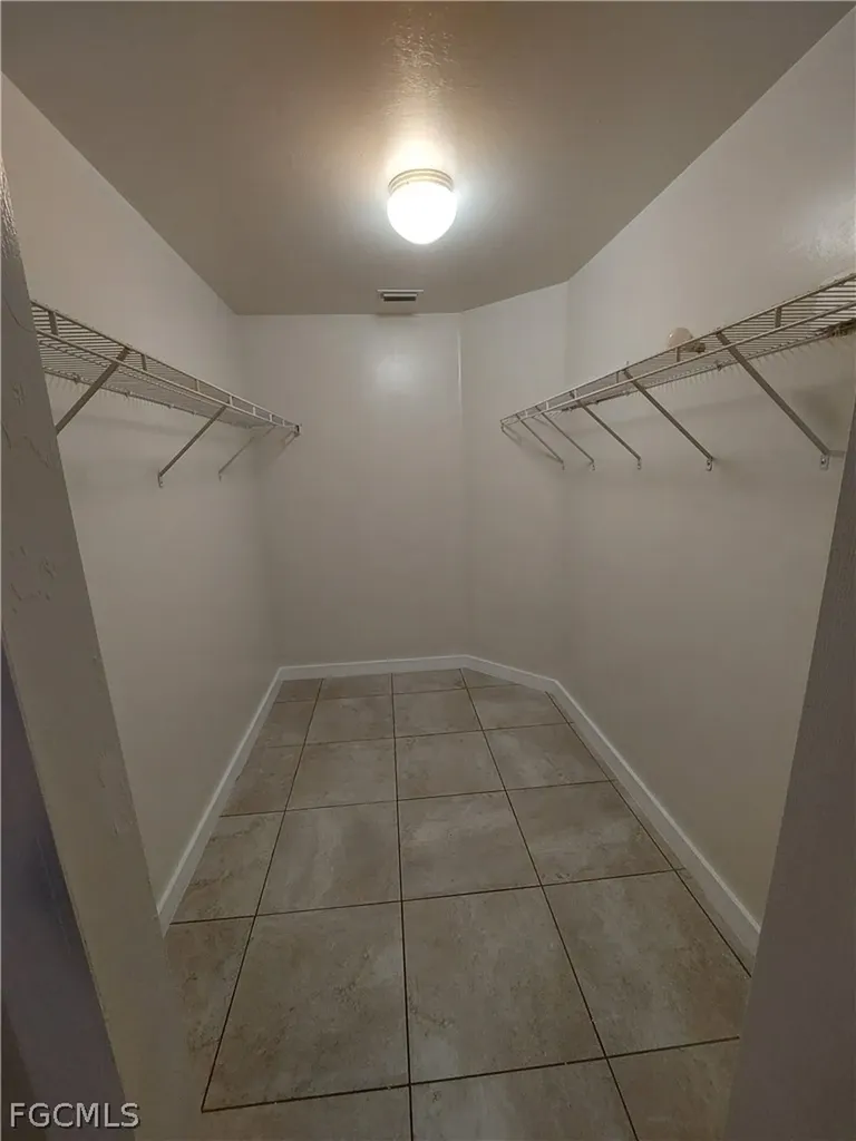 611 SE 5th Street Cape Coral FL 33990