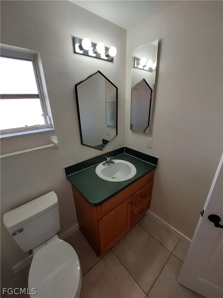 611 SE 5th Street Cape Coral FL 33990