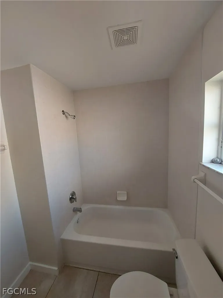 611 SE 5th Street Cape Coral FL 33990