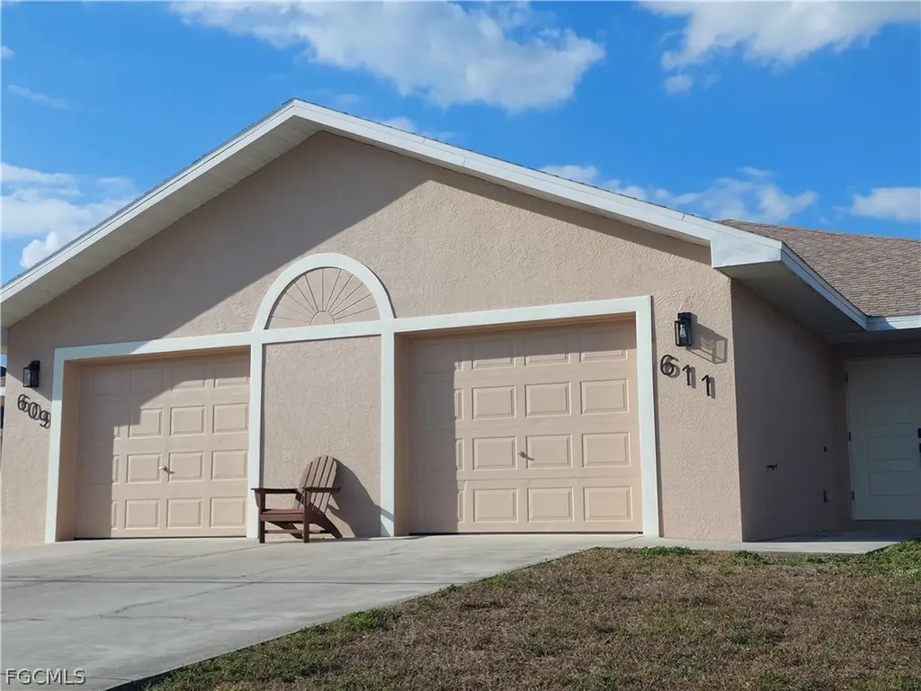 611 SE 5th Street Cape Coral FL 33990