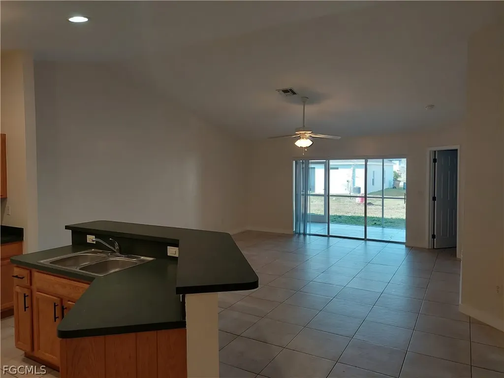 611 SE 5th Street Cape Coral FL 33990