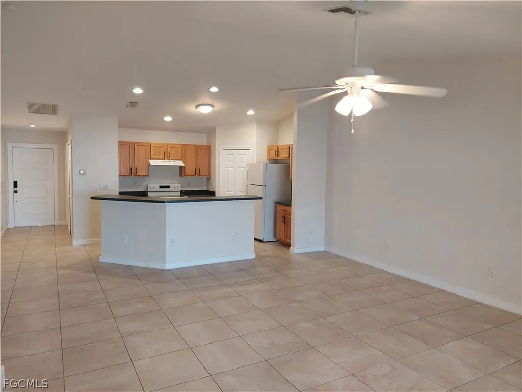611 SE 5th Street Cape Coral FL 33990
