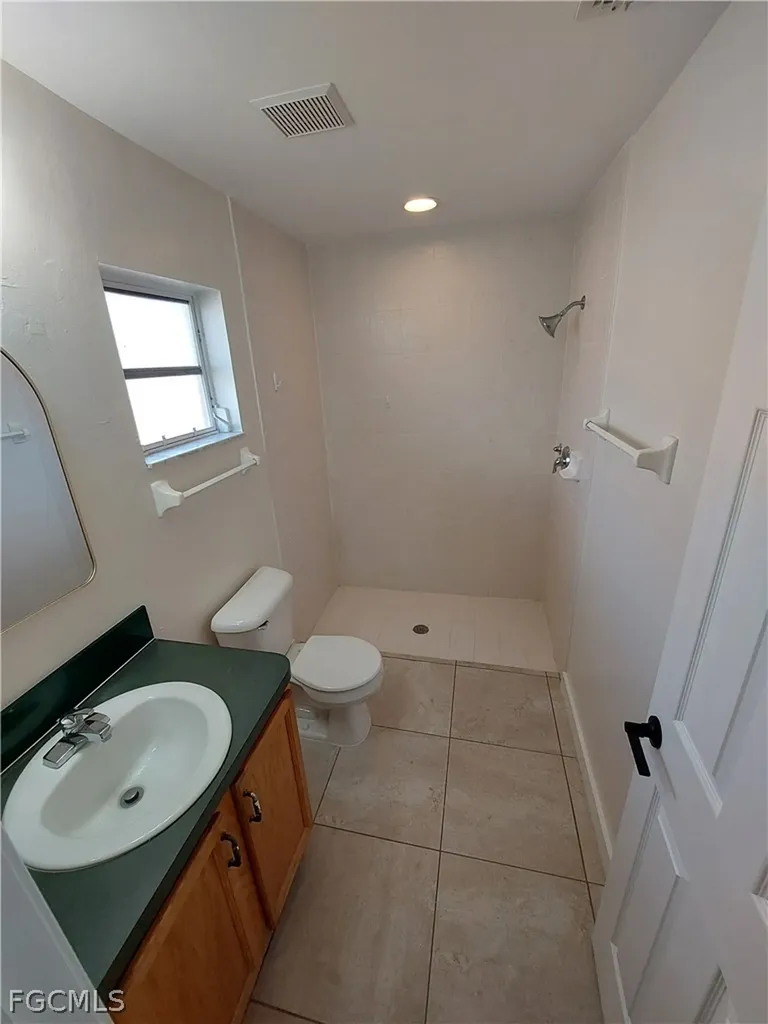 611 SE 5th Street Cape Coral FL 33990