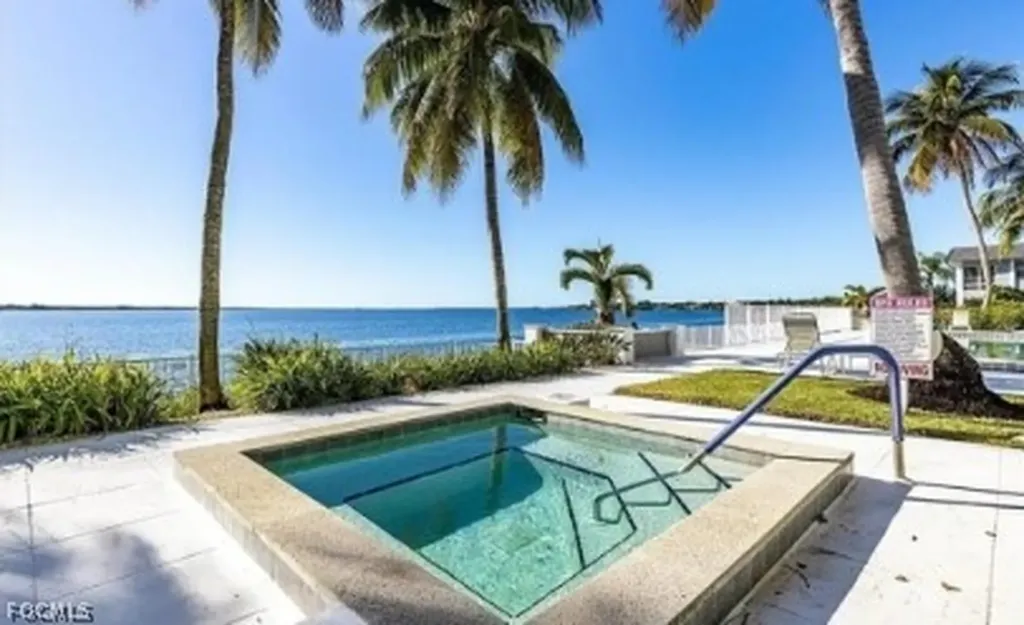 3350 N Key Drive North Fort Myers FL 33903