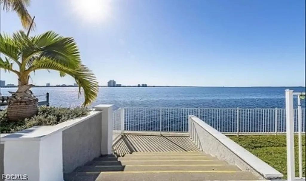 3350 N Key Drive North Fort Myers FL 33903