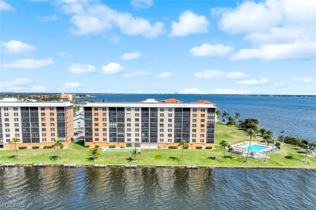 4280 SE 20th Place Cape Coral FL 33904