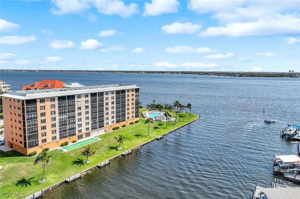 4280 SE 20th Place Cape Coral FL 33904
