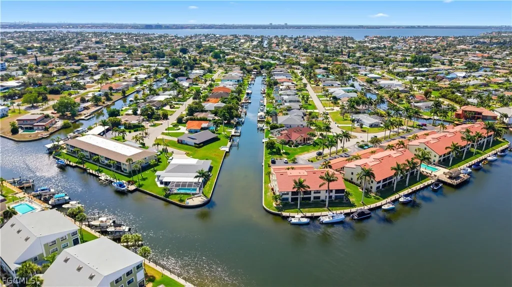 5121 Sunnybrook Court Cape Coral FL 33904