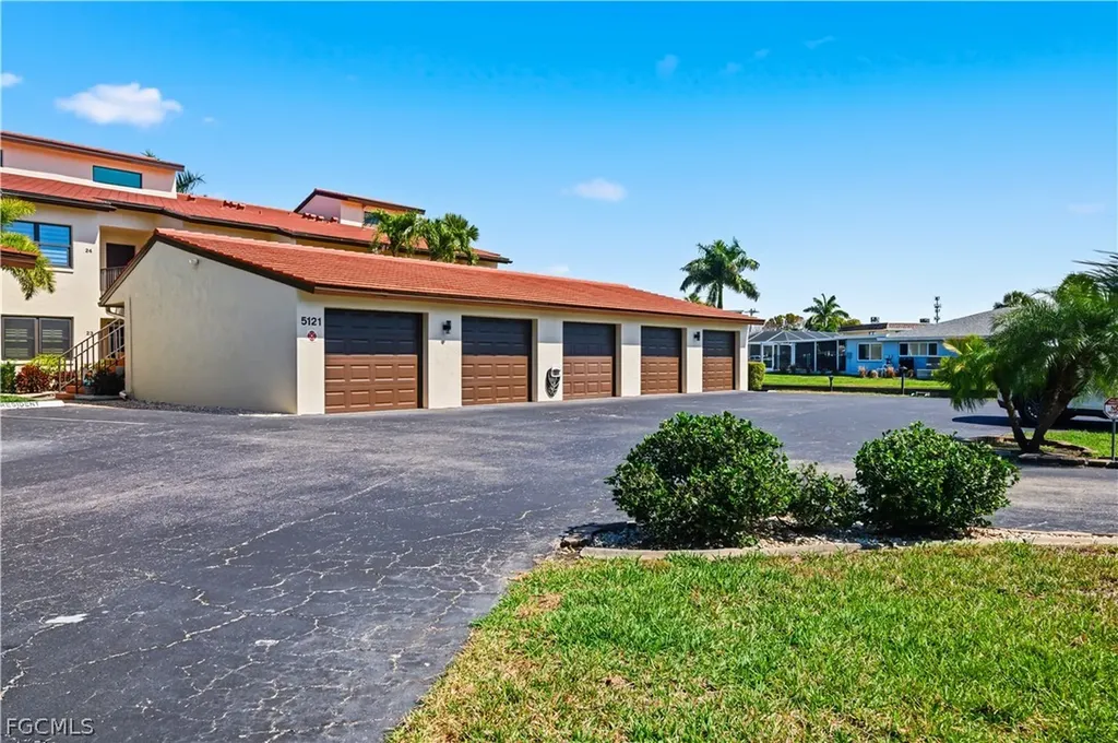 5121 Sunnybrook Court Cape Coral FL 33904