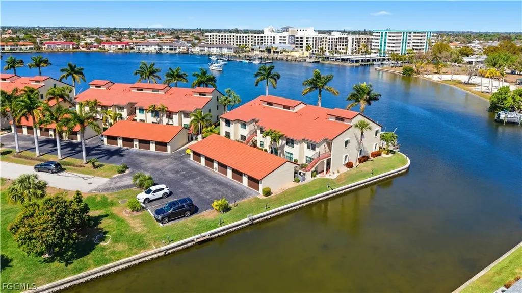 5121 Sunnybrook Court Cape Coral FL 33904