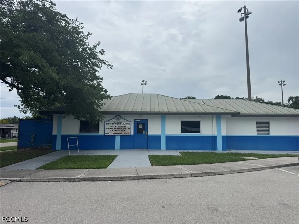 2304 Grand Avenue Fort Myers FL 33901