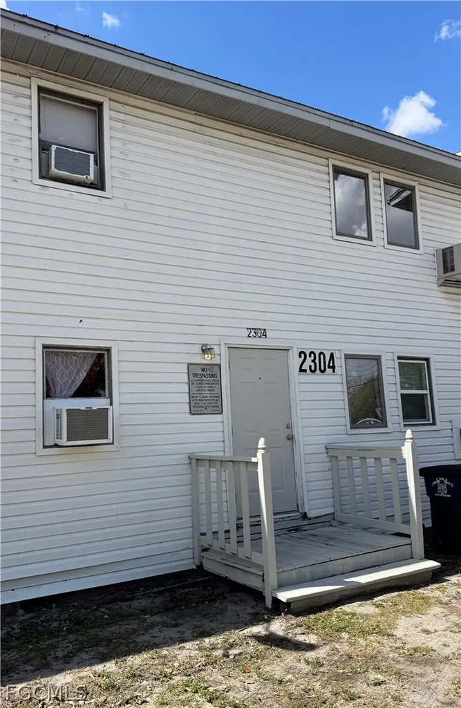 2304 Grand Avenue Fort Myers FL 33901
