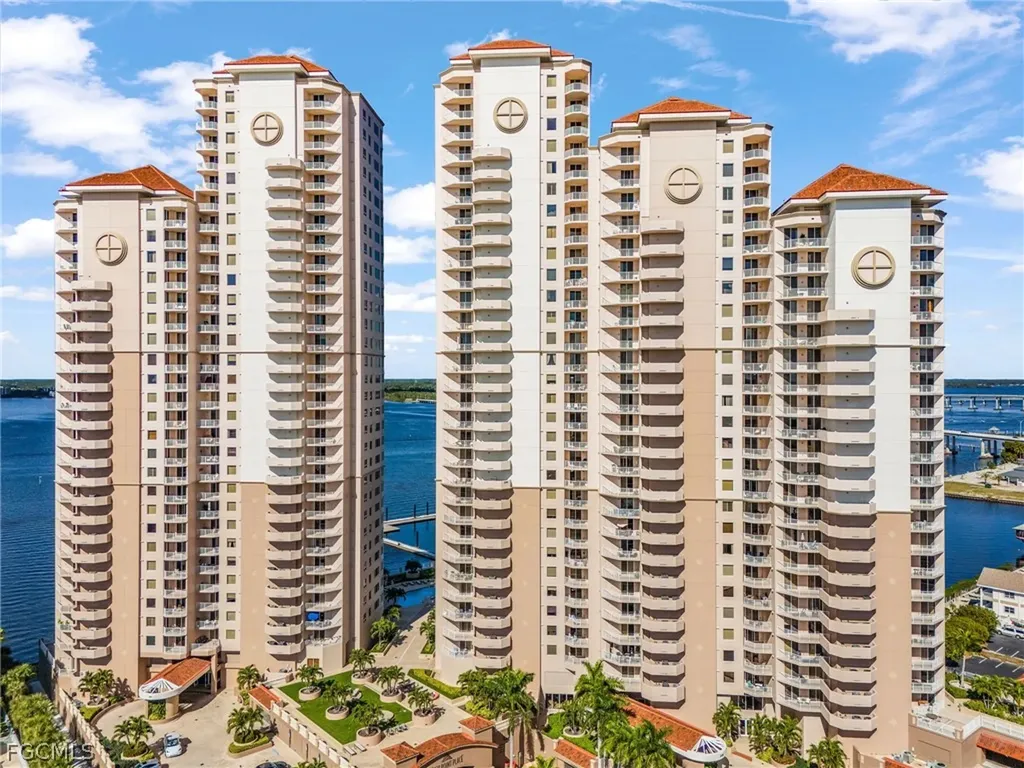 Fort Myers FL, 2104 W First Street, Unit 3204