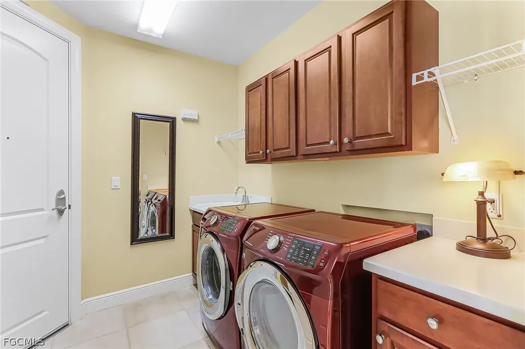 2104 W First Street Fort Myers FL 33901