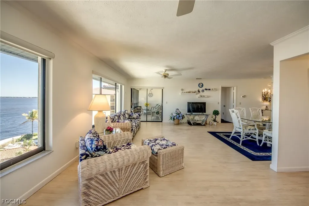 4013 SE 20th Place Cape Coral FL 33904