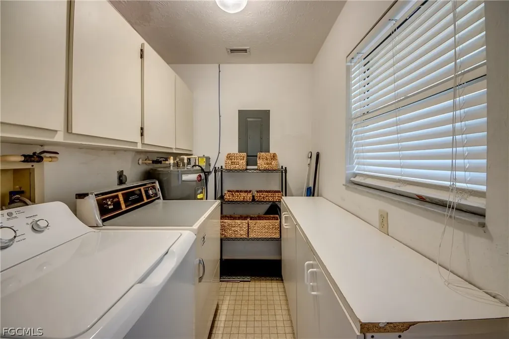 4013 SE 20th Place Cape Coral FL 33904