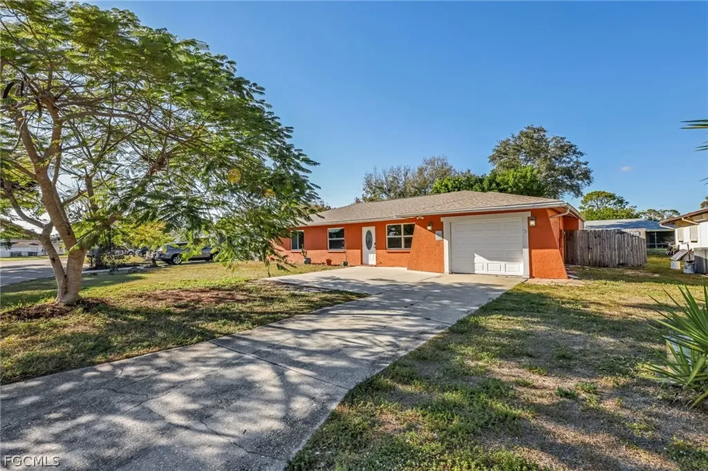1391 Sourwood Court North Fort Myers FL 33917