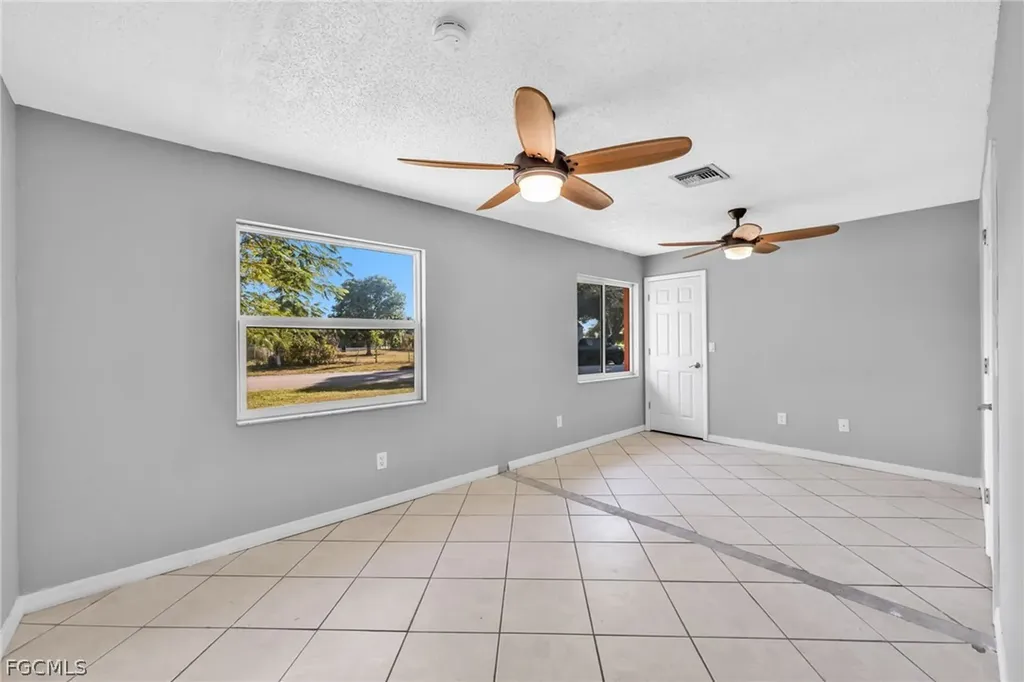 1391 Sourwood Court North Fort Myers FL 33917