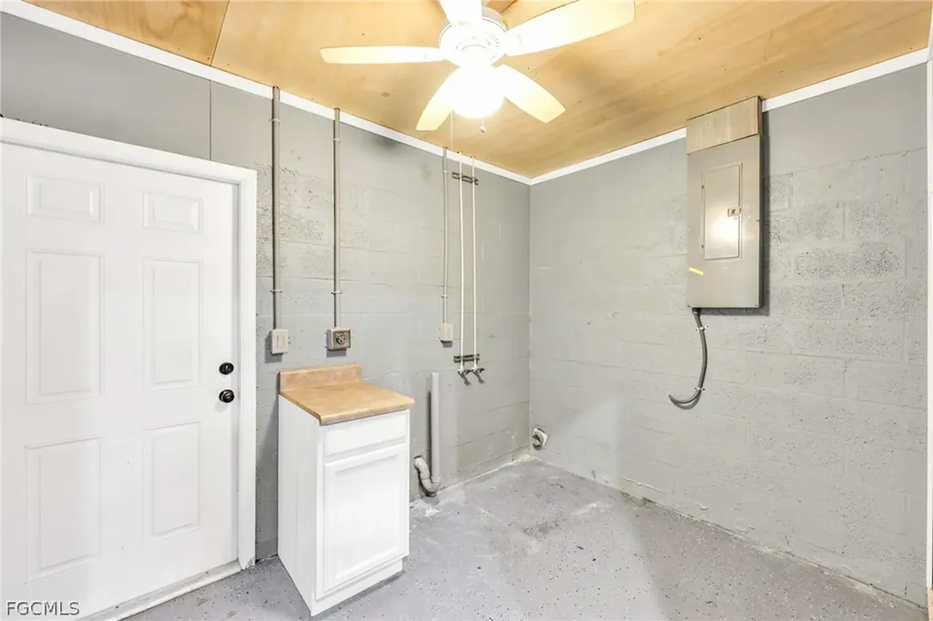 1391 Sourwood Court North Fort Myers FL 33917