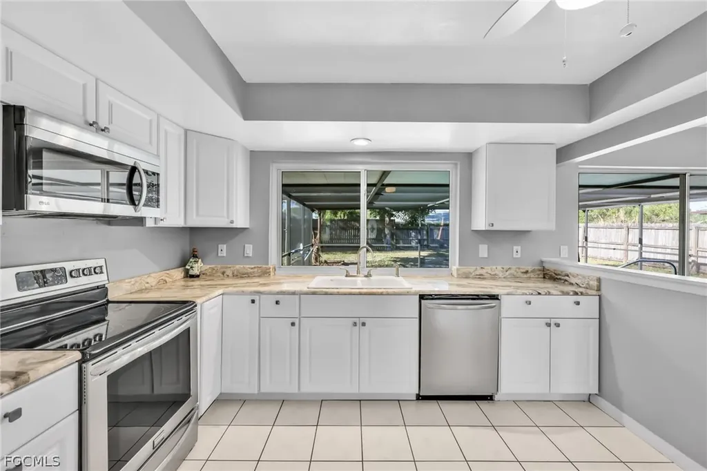 1391 Sourwood Court North Fort Myers FL 33917