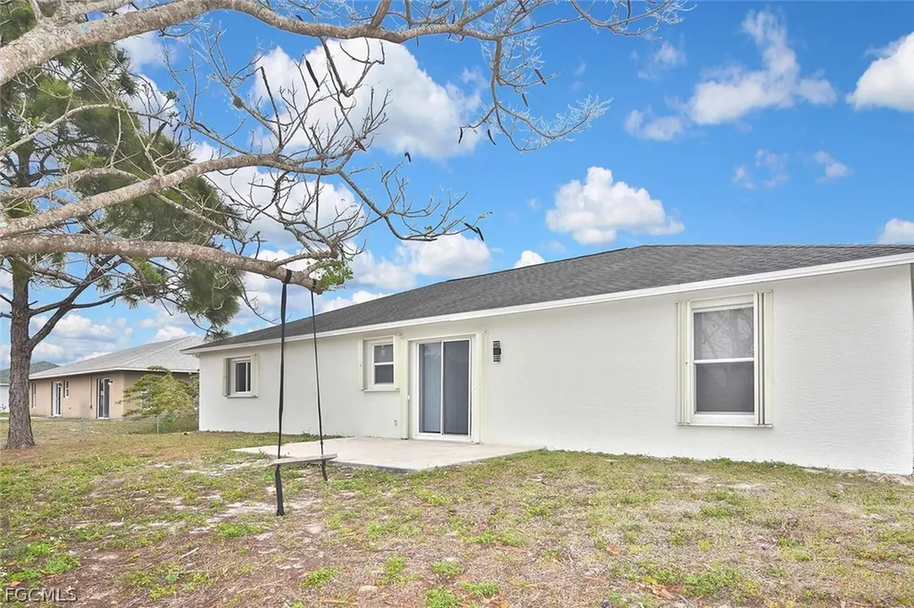 530 Peerless Circle Lehigh Acres FL 33974