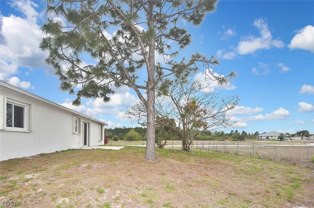 530 Peerless Circle Lehigh Acres FL 33974