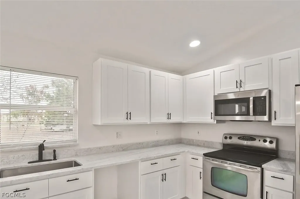 530 Peerless Circle Lehigh Acres FL 33974