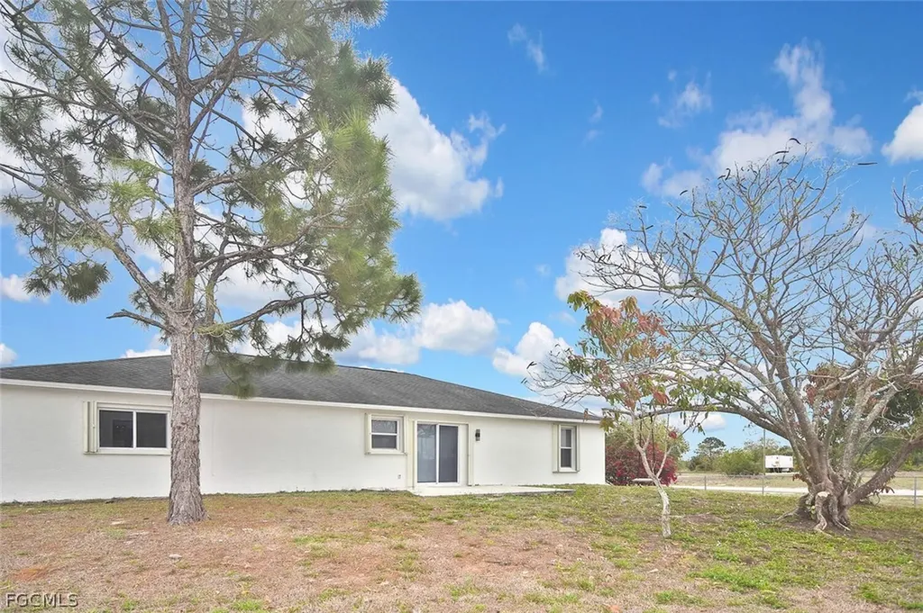 530 Peerless Circle Lehigh Acres FL 33974