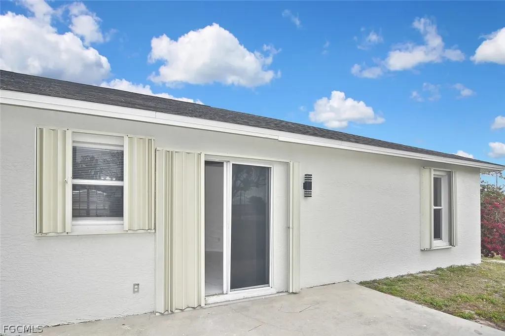 530 Peerless Circle Lehigh Acres FL 33974