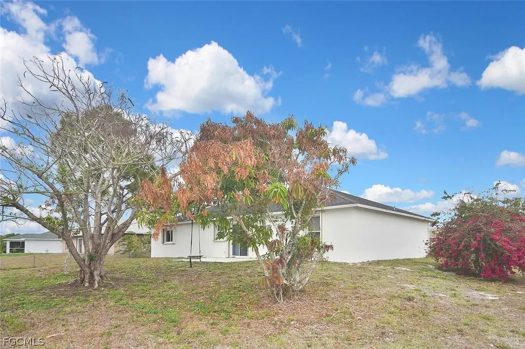 530 Peerless Circle Lehigh Acres FL 33974