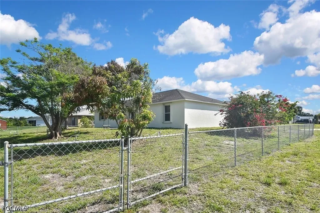 530 Peerless Circle Lehigh Acres FL 33974