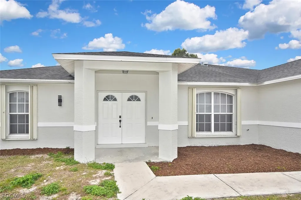 530 Peerless Circle Lehigh Acres FL 33974