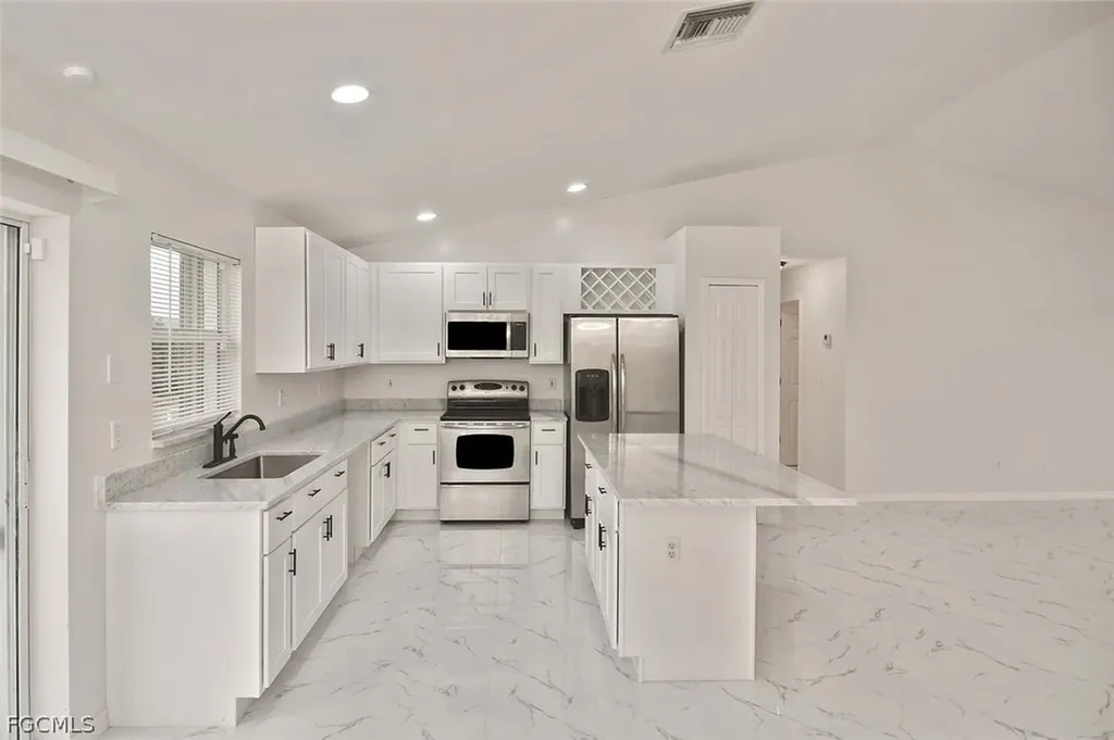530 Peerless Circle Lehigh Acres FL 33974