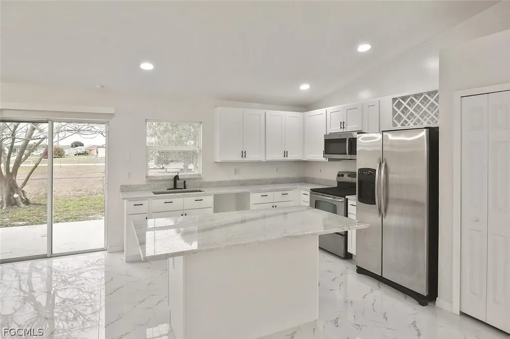 530 Peerless Circle Lehigh Acres FL 33974