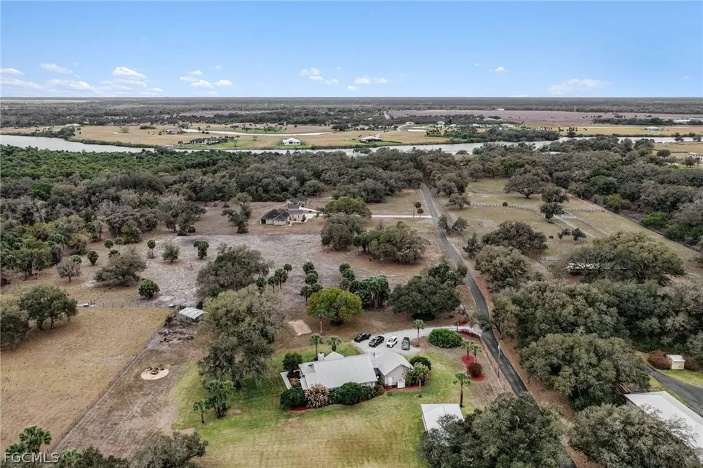 23150 N River Road Alva FL 33920