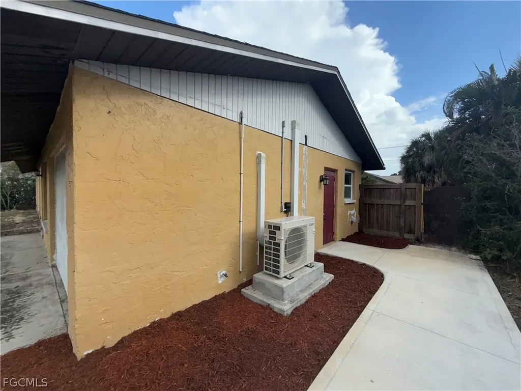 9112 Pineapple Road Fort Myers FL 33967