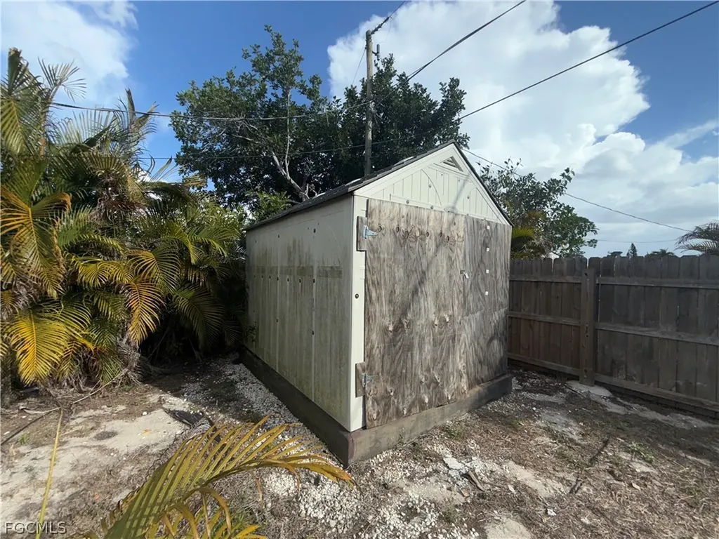 9112 Pineapple Road Fort Myers FL 33967