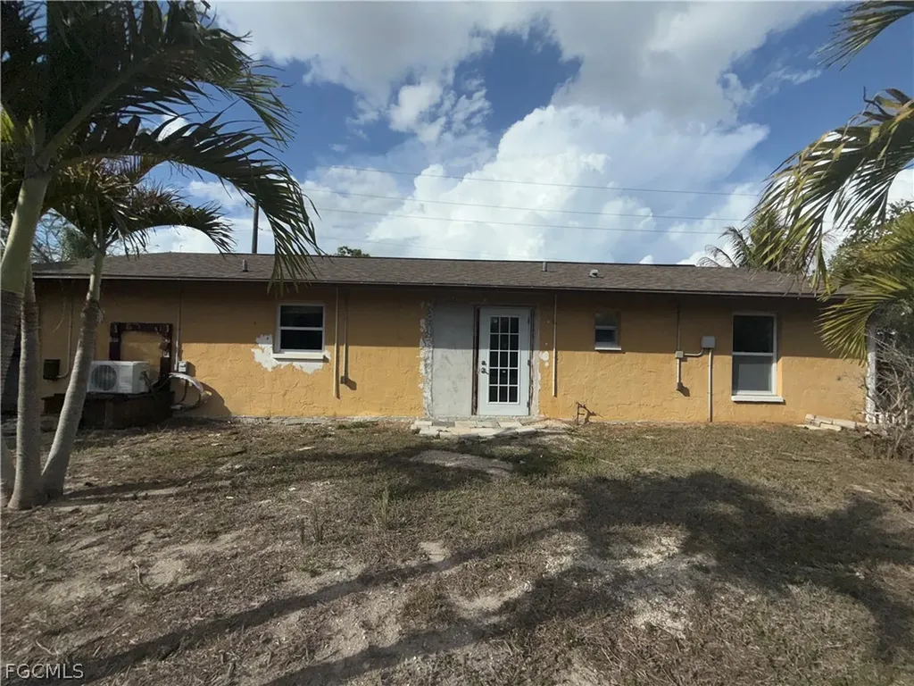 9112 Pineapple Road Fort Myers FL 33967