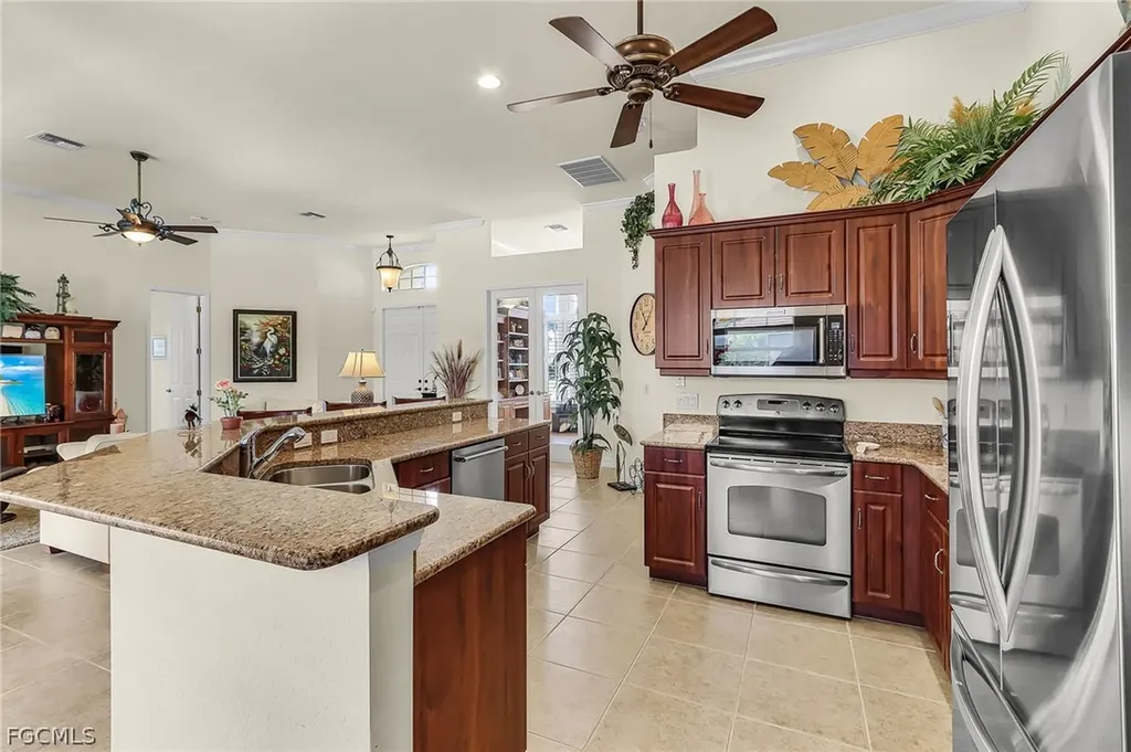 2027 SE 25th Terrace Cape Coral FL 33904