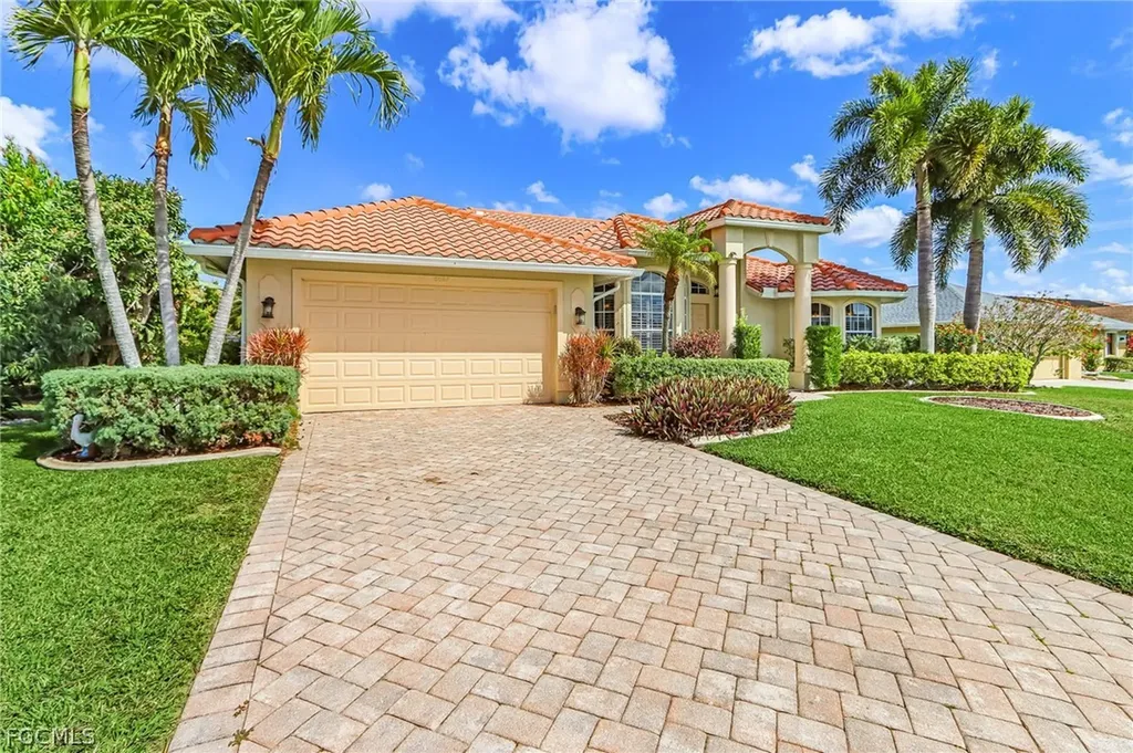 2027 SE 25th Terrace Cape Coral FL 33904