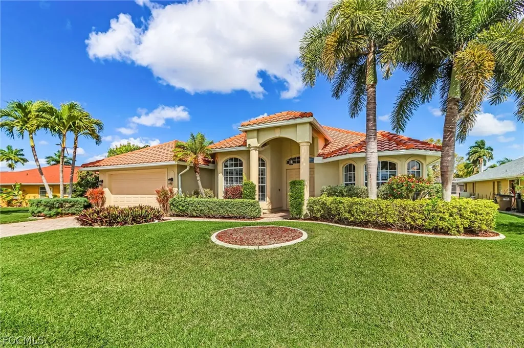 2027 SE 25th Terrace Cape Coral FL 33904