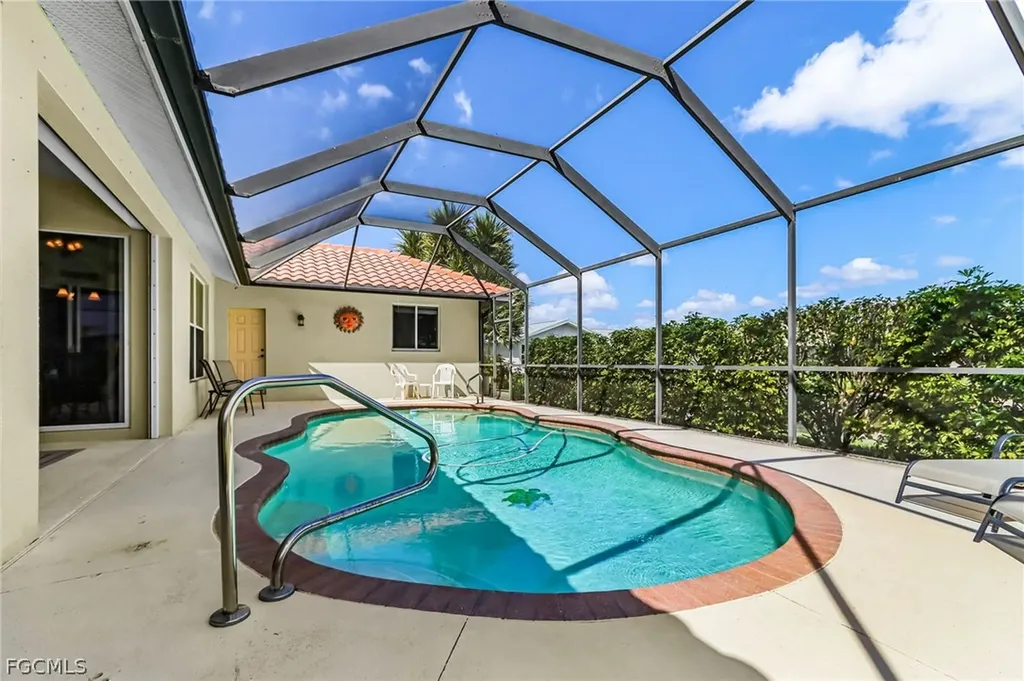 2027 SE 25th Terrace Cape Coral FL 33904