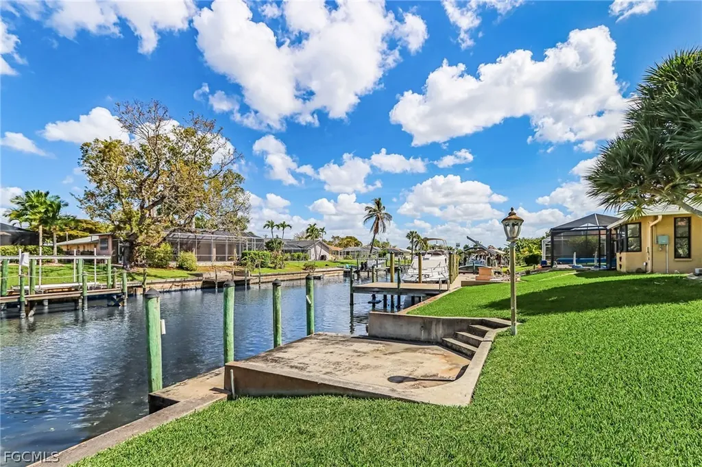 2027 SE 25th Terrace Cape Coral FL 33904